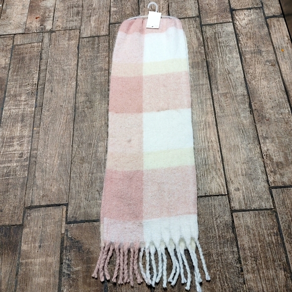 A New Day Fringe Scarf/Wrap - Picture 7 of 7